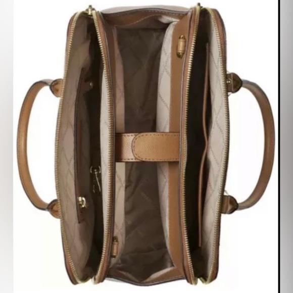 Michael Kors Houston Satchel and Wallet - Picture 2 of 11